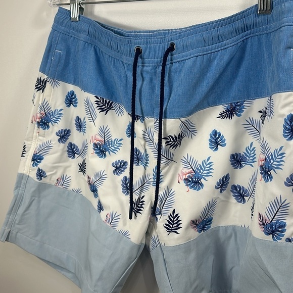Mizzen + Main hydrashift swim shorts blue and white flamingo size medium - Picture 4 of 8